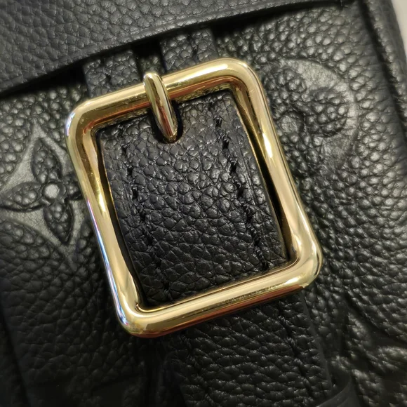 Louis Vuitton Boite Chapeau Souple MM Crossbody Bag - Picture 14 of 17